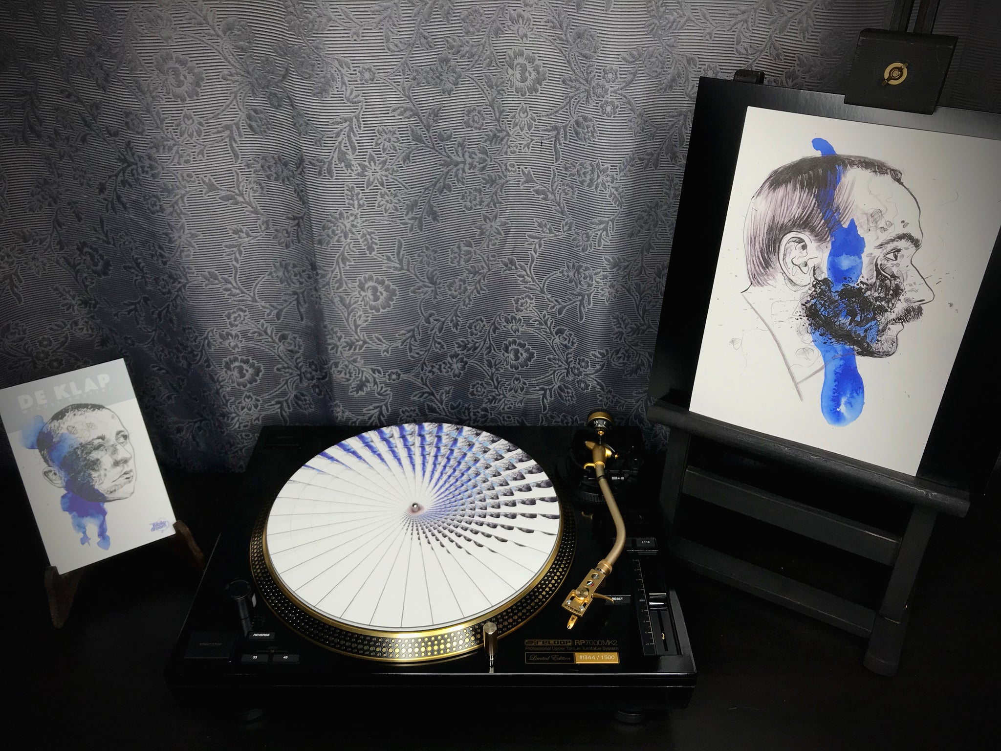 DE KLAP combi package: book-DE KLAP, print-GUEULES CASSEES, zoetropic turntable slipmat