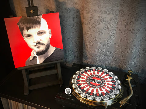 SHTEVIL Combi Package: - Vinyl record "Stung"+Turntable Slipmat+Button