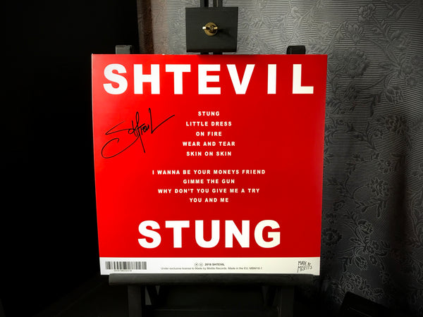 SHTEVIL Combi Package: - Vinyl record "Stung"+Turntable Slipmat+Button
