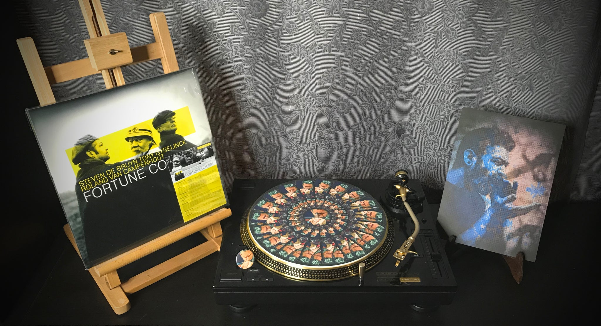 STEVEN DE BRUYN Combi Package: Vinyl record "Fortune Cookie"+Turntable Slipmat+Button+Print