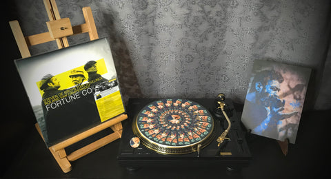STEVEN DE BRUYN Combi Package: Vinyl record "Fortune Cookie"+Turntable Slipmat+Button+Print